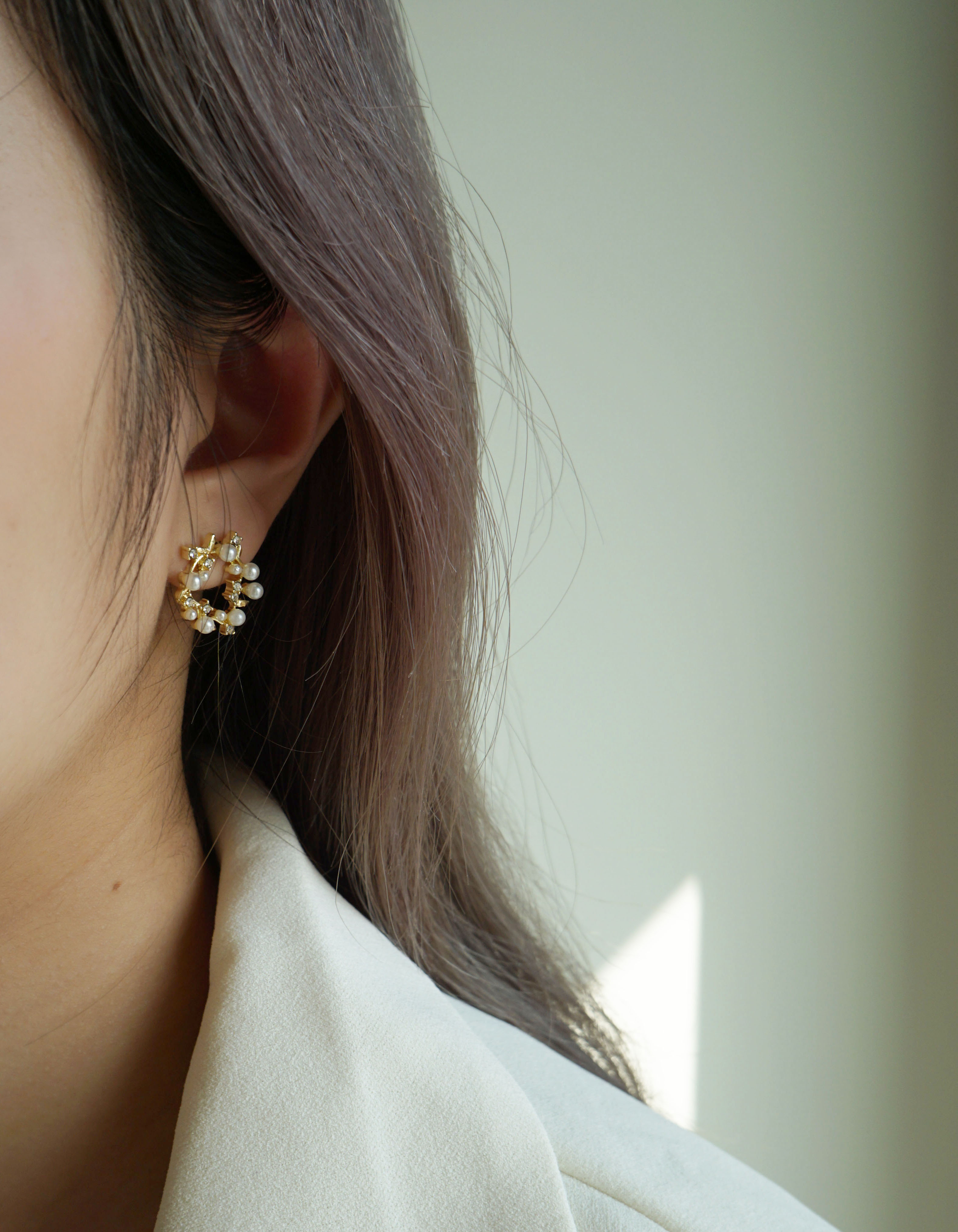 針式 - 金色花圈珍珠耳環 - 輕奓生活x平價飾品 | 迪希雅 deesir 飾品 💍