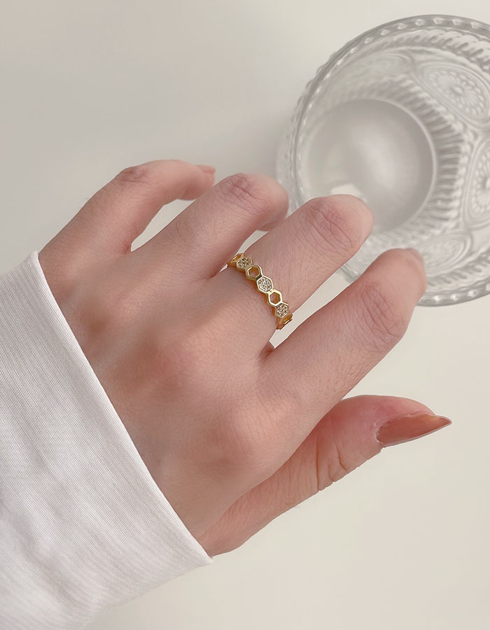 單戒指 - 幾何鏤空造型鑲鑽戒指 - 輕奓生活x平價飾品 | 迪希雅 deesir 飾品 💍
