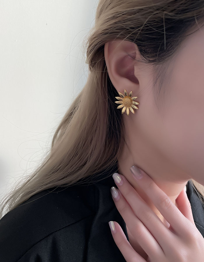 針式 - 金色向日葵耳環 - 輕奓生活x平價飾品 | 迪希雅 deesir 飾品 💍