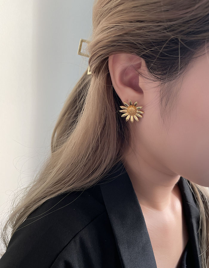 針式 - 金色向日葵耳環 - 輕奓生活x平價飾品 | 迪希雅 deesir 飾品 💍