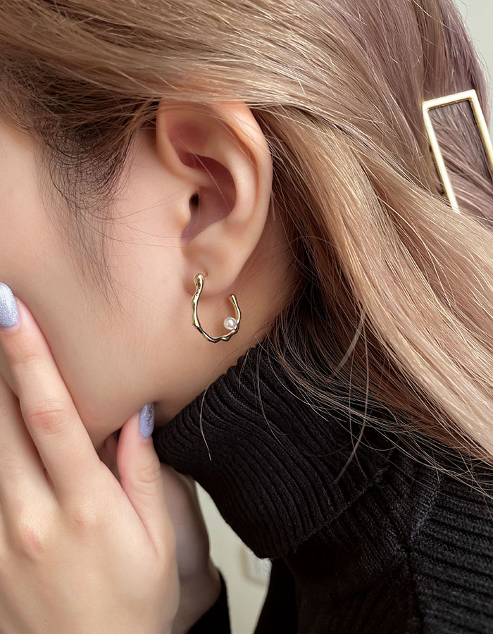 針式 - 波浪環形珍珠C字耳環 - 輕奓生活x平價飾品 | 迪希雅 deesir 飾品 💍
