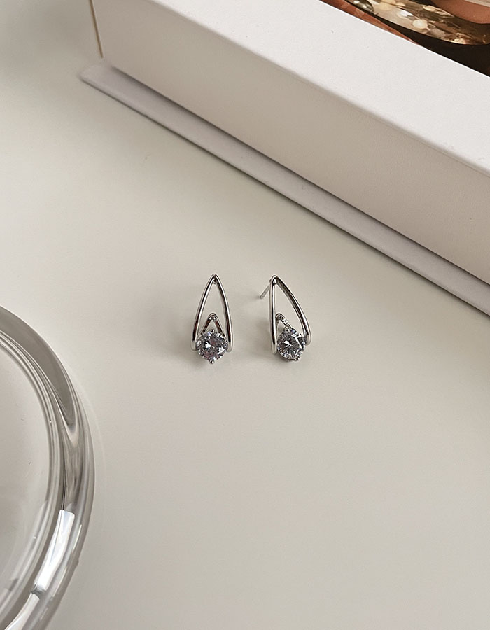 針式 - 氣質水滴單鑽耳環 - 輕奓生活x平價飾品 | 迪希雅 deesir 飾品 💍